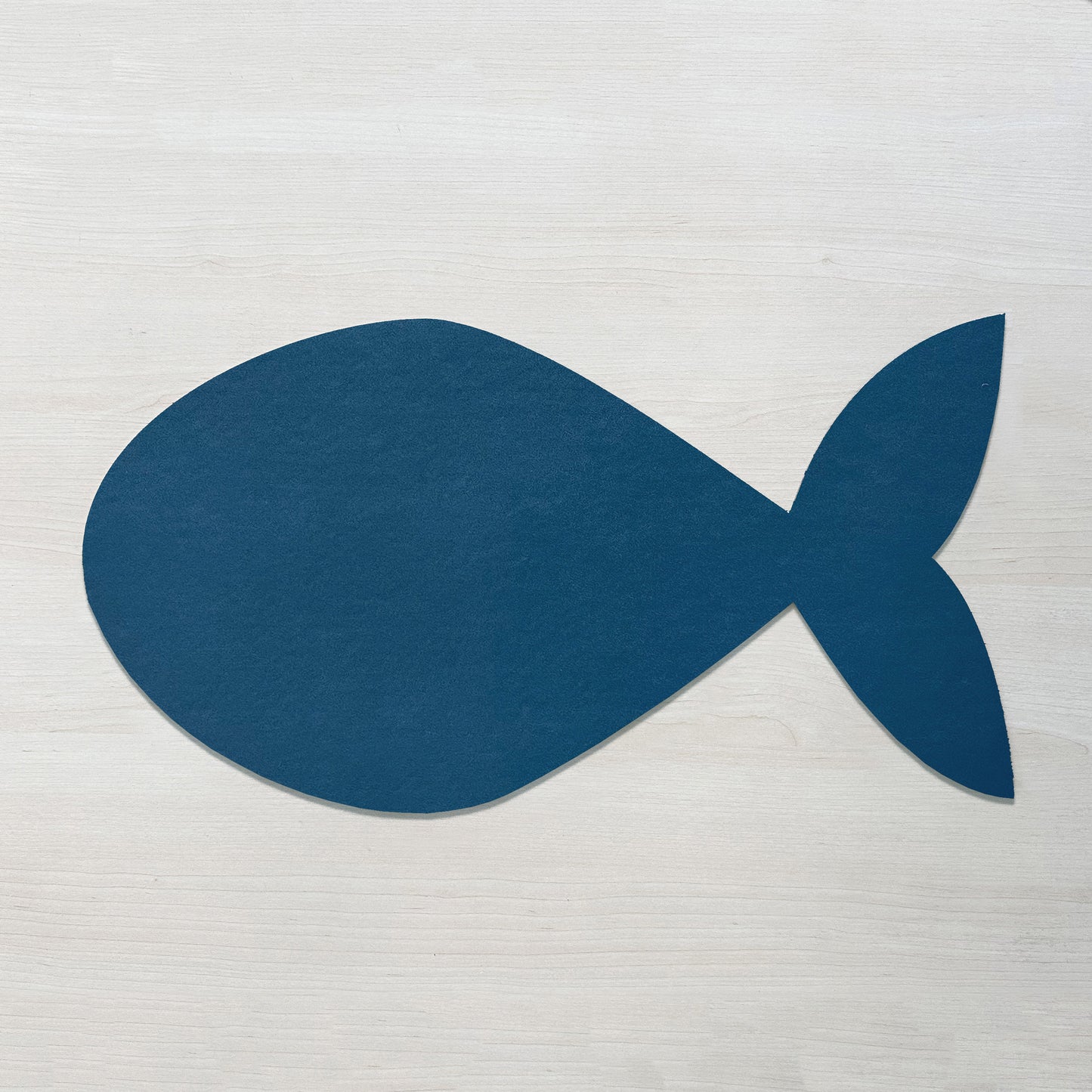 Pesce 57.3x27.6 cm