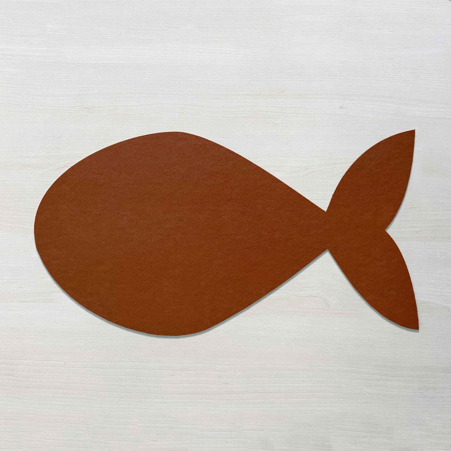 Pesce 57.3x27.6 cm