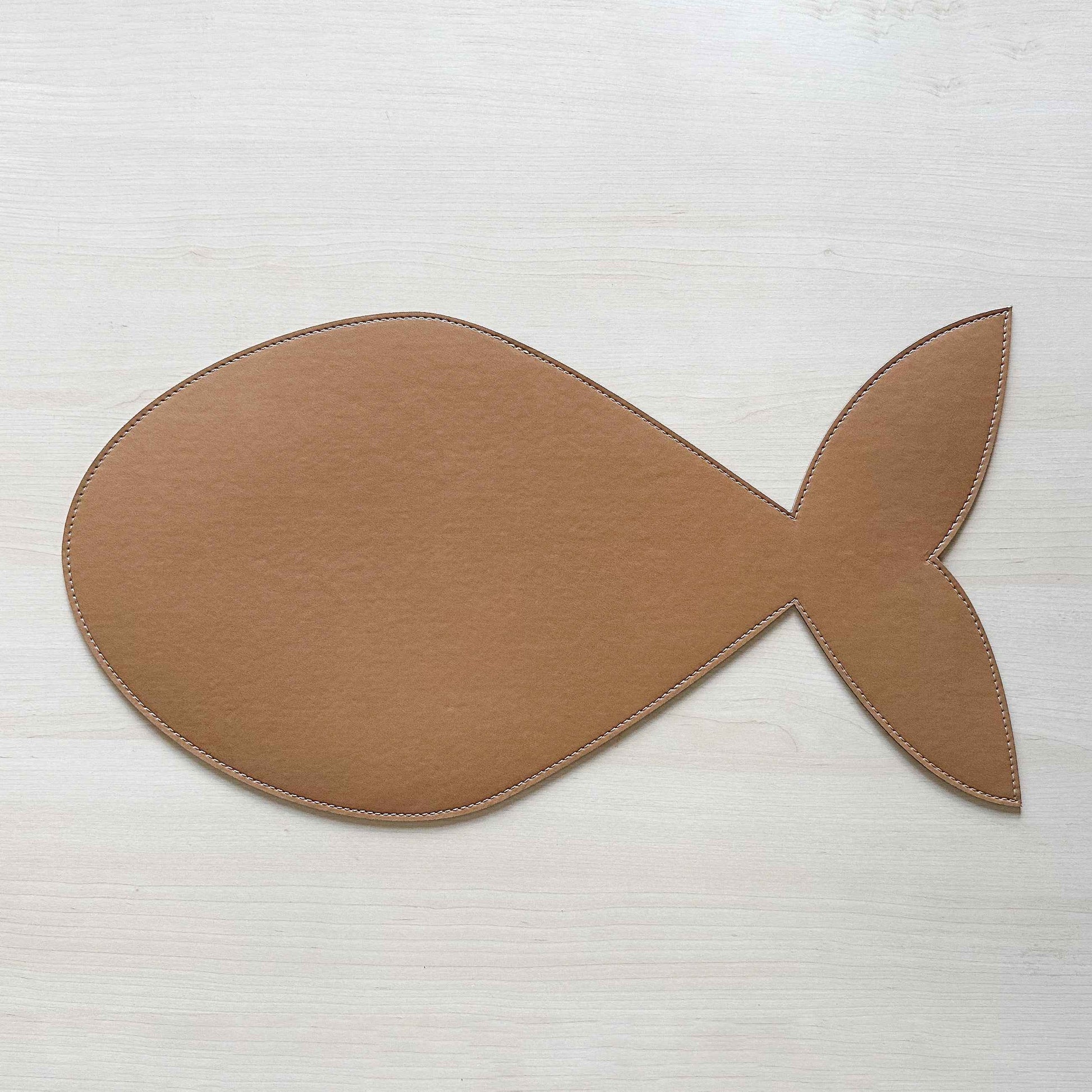 Pesce 57.3x27.6 cm